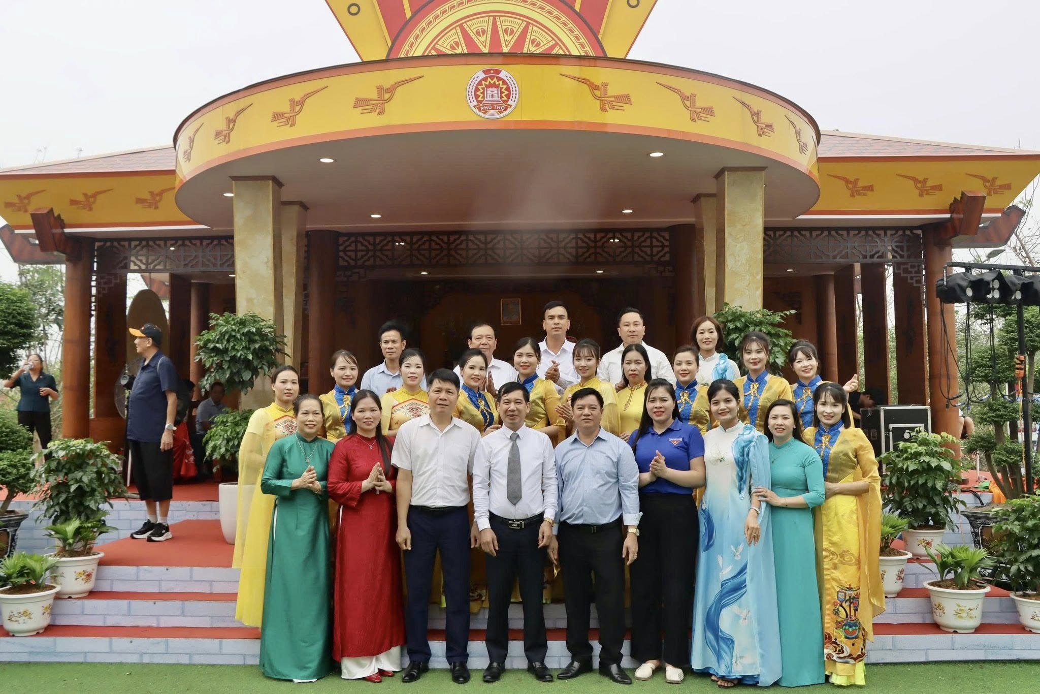 Lãnh đạo xã Phú Mỹ tham quan trại văn hóa Cụm số 04 tại khu di tích lịch sử Đền Hùng 2026