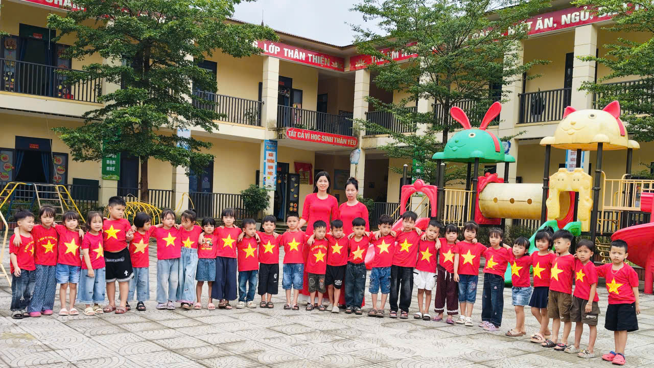 Trường Mầm non Phú Mỹ tổ chức nhiều hoạt động ý nghĩa chào mừng 136 năm ngày sinh nhật Bác Hồ.