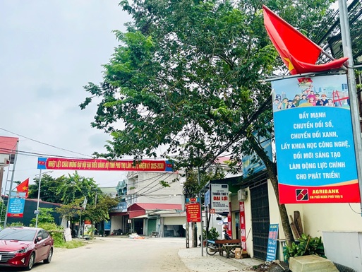 Xã Phú Mỹ đẩy mạnh công tác tuyên truyền trực quan chào mừng Đại hội Đại biểu tỉnh Phú Thọ lần thứ I, nhiệm kỳ 2025-2030