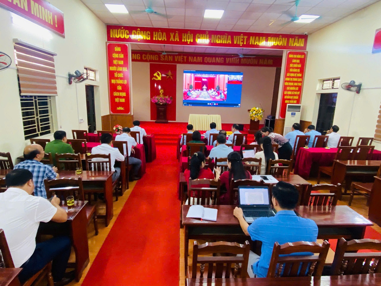 Đảng ủy xã Phú Mỹ tham dự hội nghị trực tuyến toàn tỉnh về phát triển khoa học công nghệ, đổi mới sáng tạo và chuyển đổi số