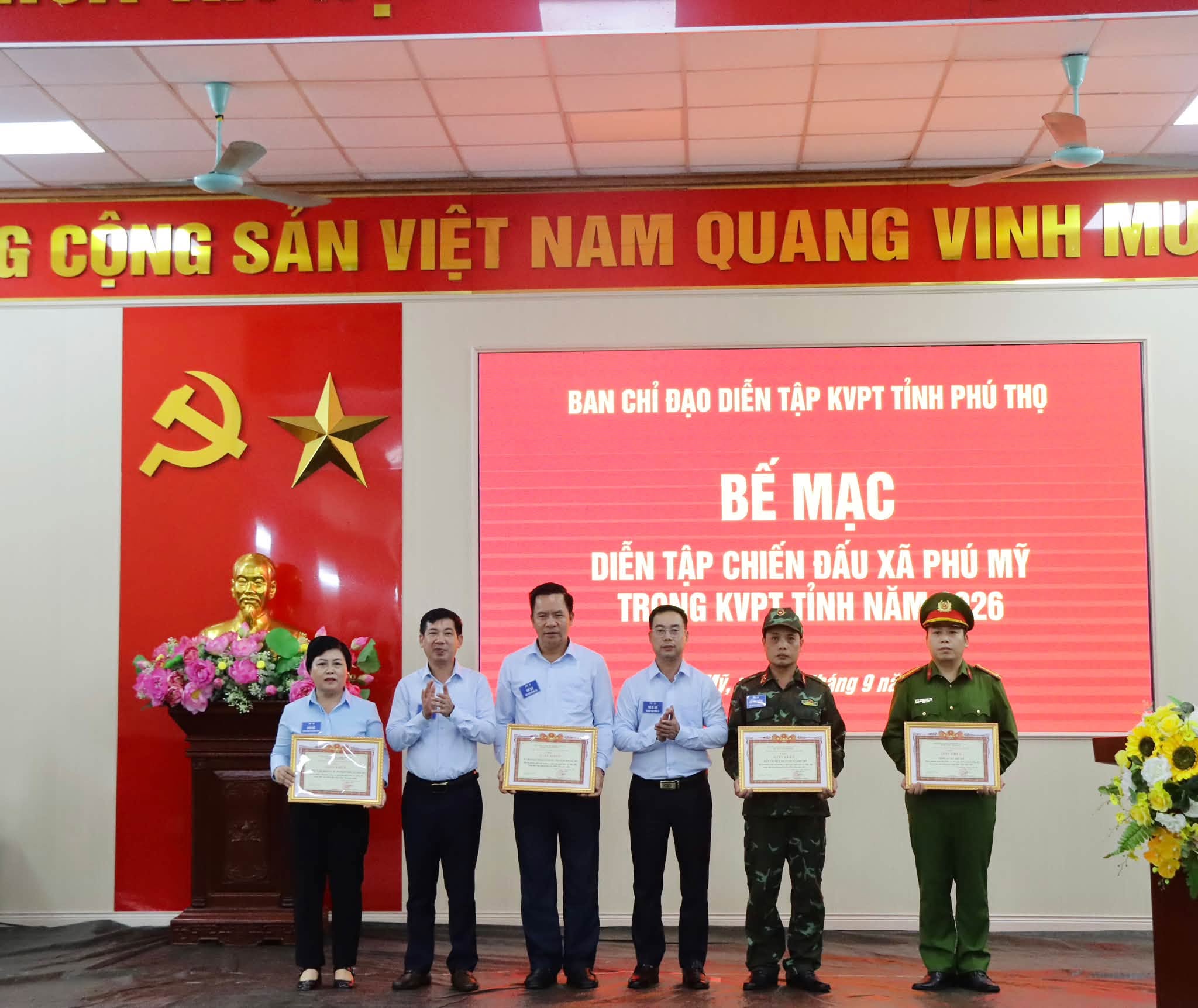 Diễn tập khu vực phòng thủ Xã Phú Mỹ đạt xuất sắc. 
